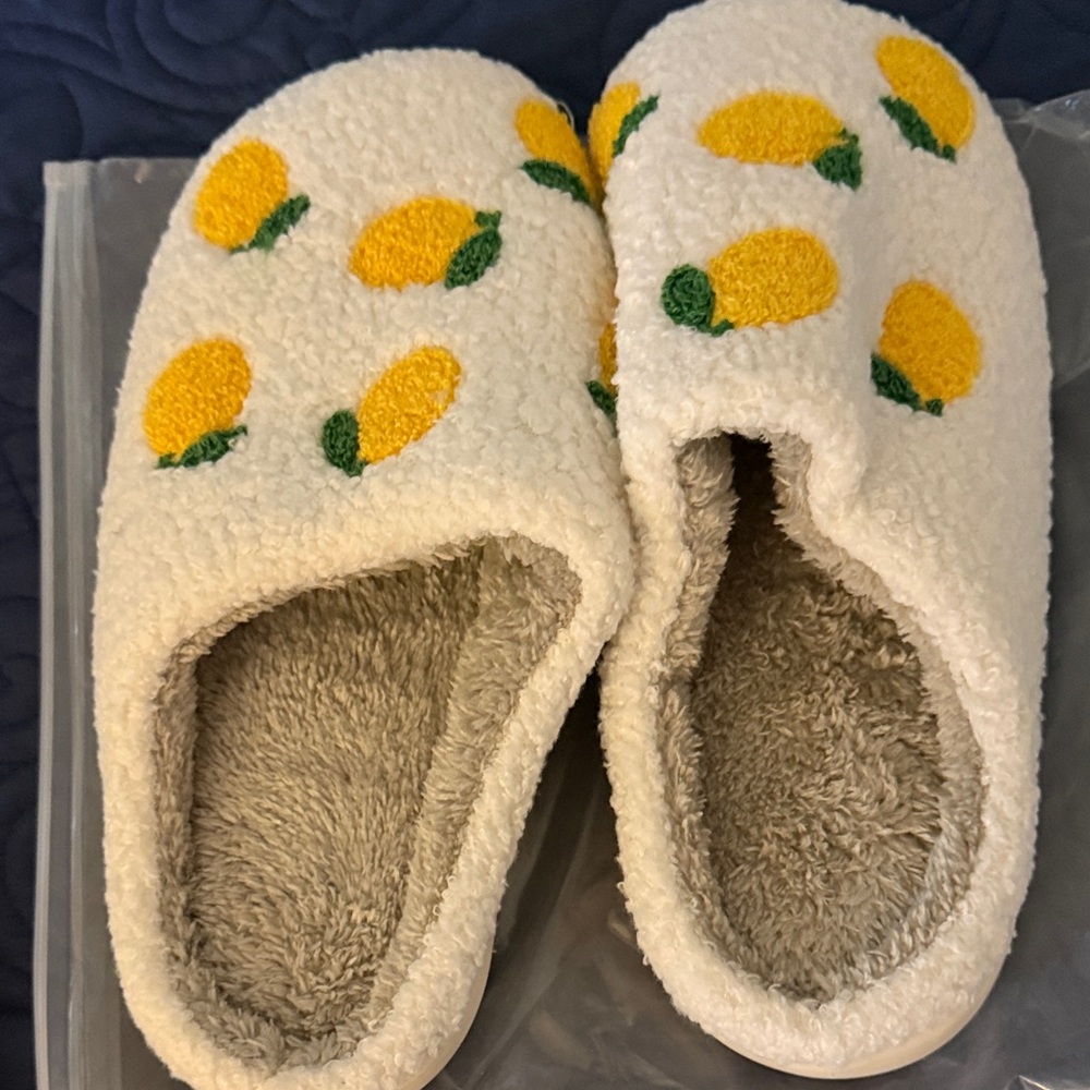 Cozy White Slippers with Lemon Design